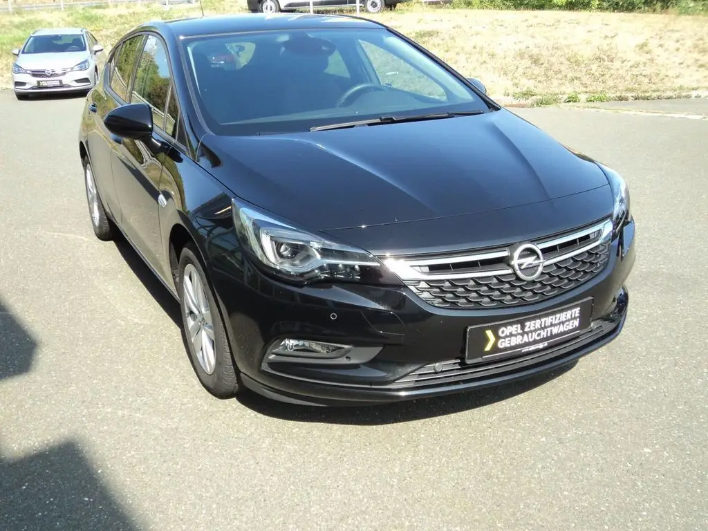 Photo 1 : Opel Astra 2017 Essence