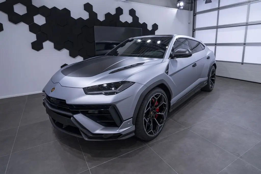 Photo 1 : Lamborghini Urus 2024 Petrol