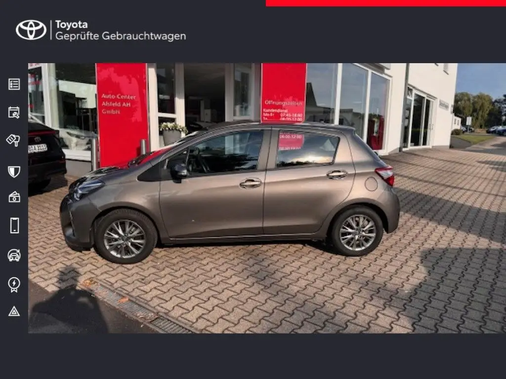 Photo 1 : Toyota Yaris 2017 Petrol