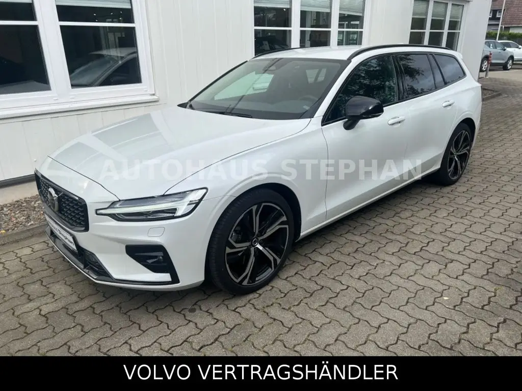 Photo 1 : Volvo V60 2023 Diesel