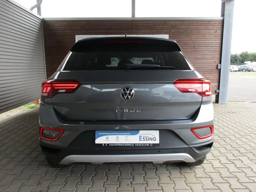 Photo 1 : Volkswagen T-roc 2023 Essence