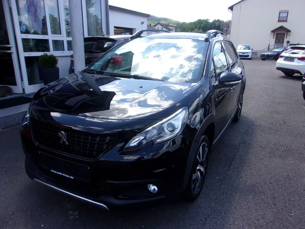 Photo 1 : Peugeot 2008 2018 Petrol