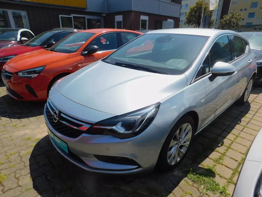 Photo 1 : Opel Astra 2016 Petrol