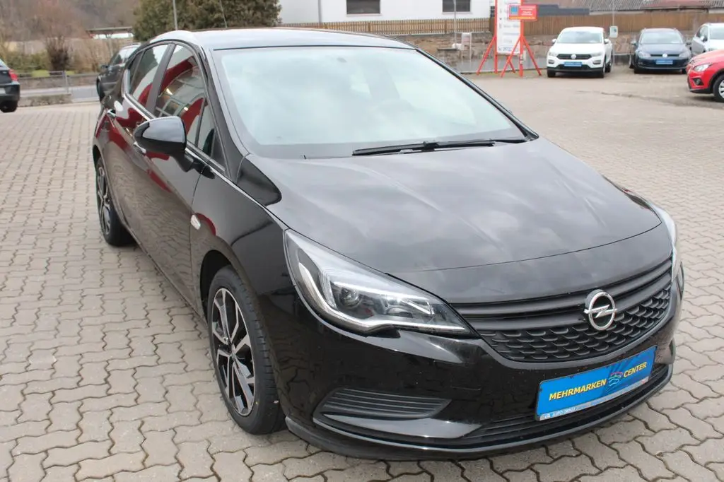 Photo 1 : Opel Astra 2017 Essence