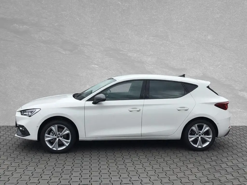 Photo 1 : Seat Leon 2024 Petrol