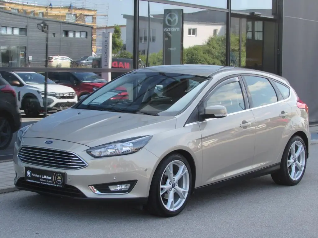 Photo 1 : Ford Focus 2016 Petrol