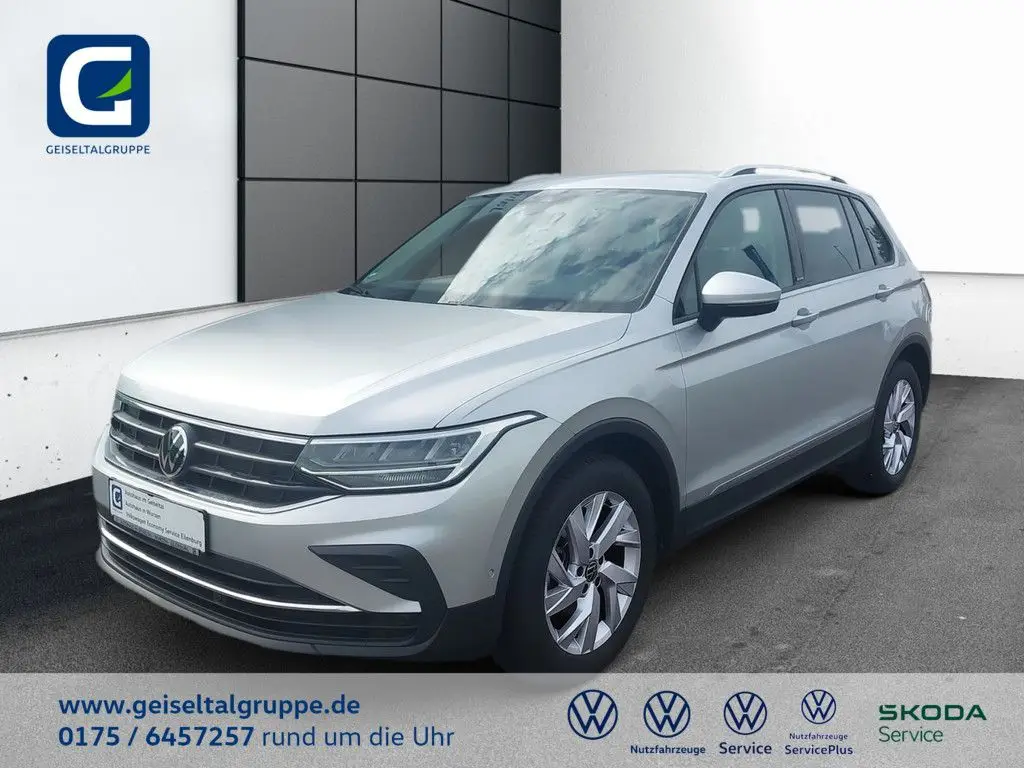 Photo 1 : Volkswagen Tiguan 2023 Essence