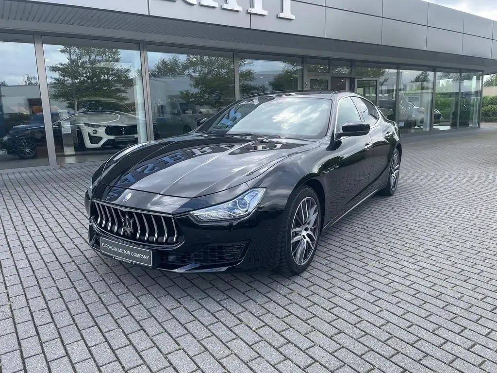 Photo 1 : Maserati Ghibli 2021 Essence