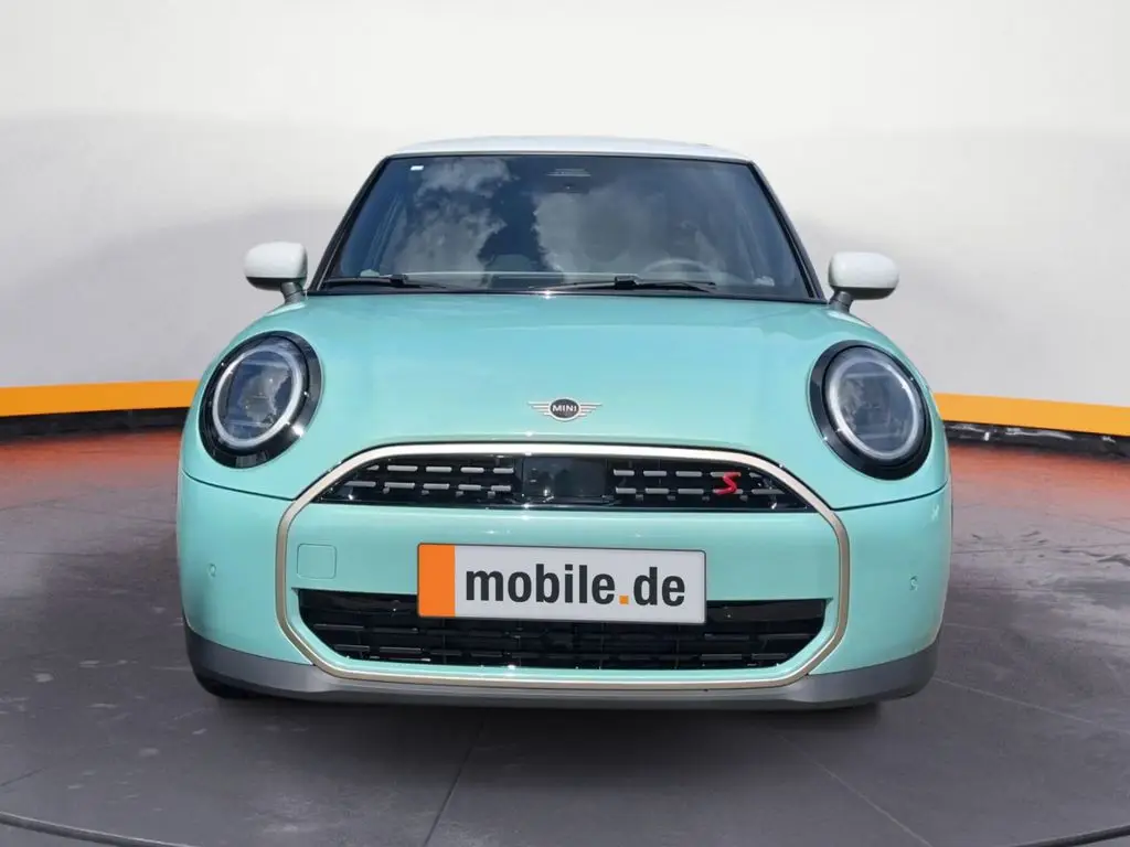 Photo 1 : Mini Cooper 2024 Petrol