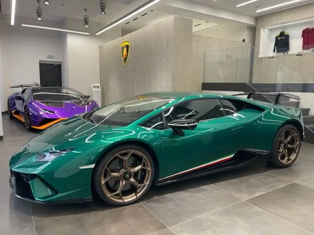 Photo 1 : Lamborghini Huracan 2019 Essence