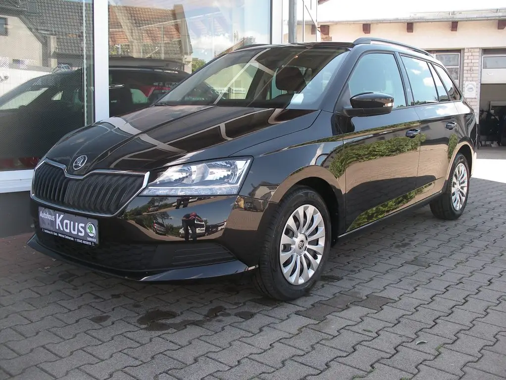 Photo 1 : Skoda Fabia 2024 Petrol