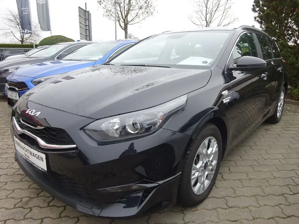 Photo 1 : Kia Ceed 2023 Petrol