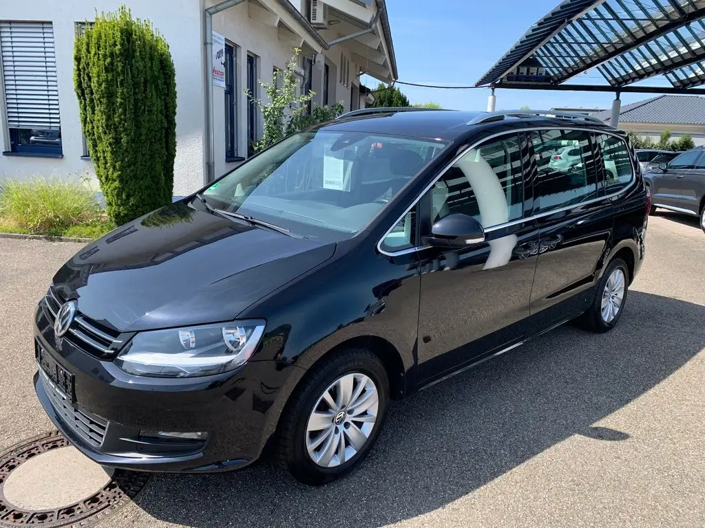 Photo 1 : Volkswagen Sharan 2022 Petrol