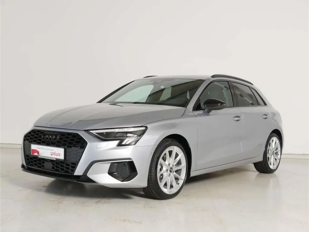 Photo 1 : Audi A3 2023 Petrol