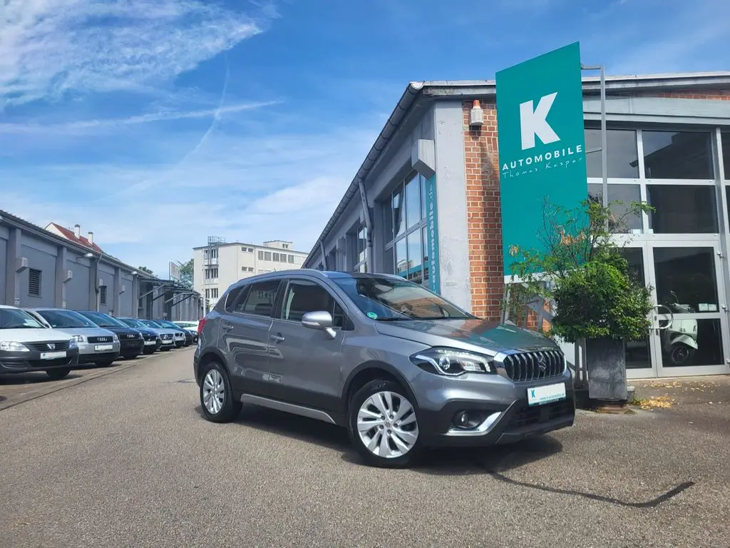 Photo 1 : Suzuki Sx4 2019 Petrol