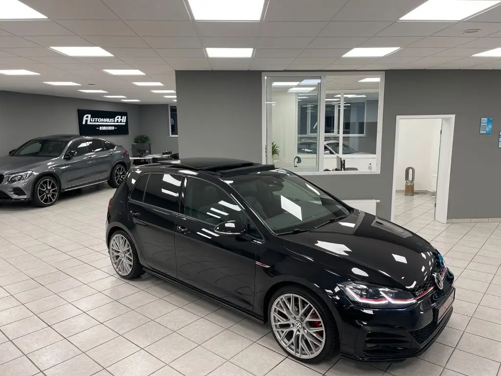 Photo 1 : Volkswagen Golf 2018 Essence