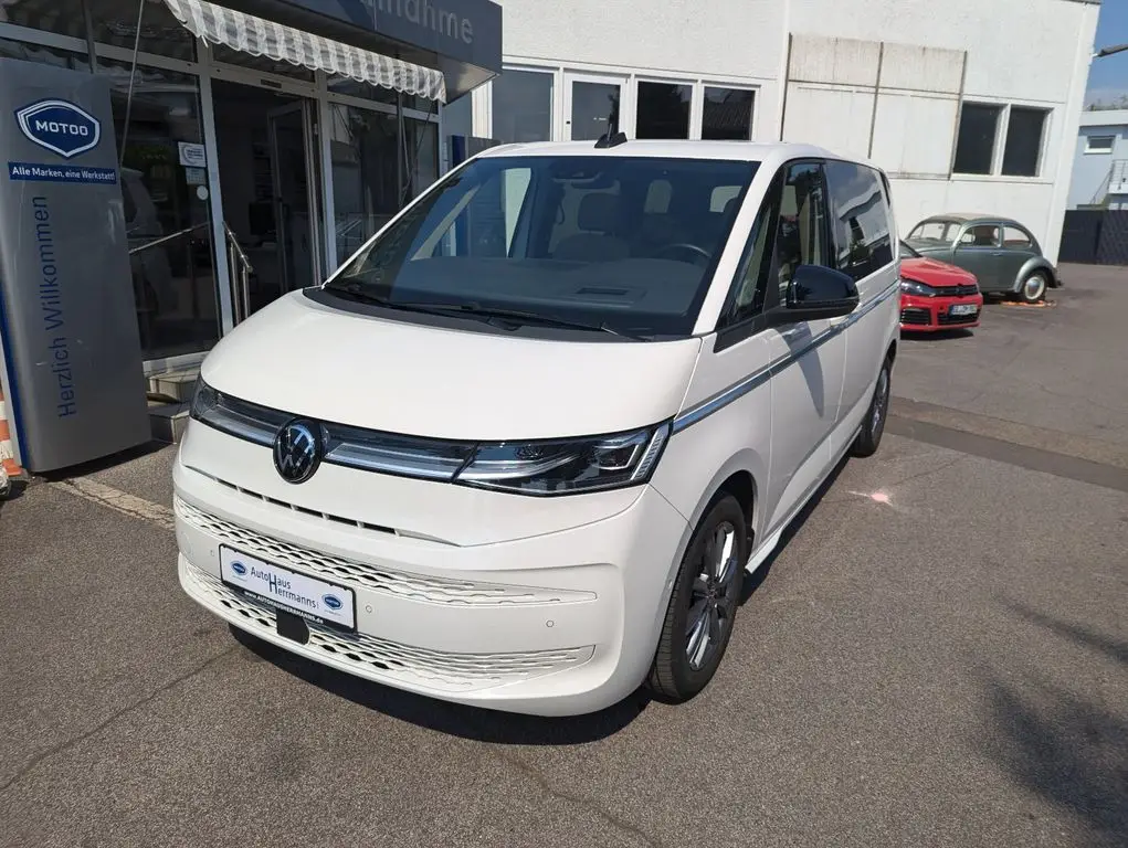 Photo 1 : Volkswagen T7 2022 Petrol