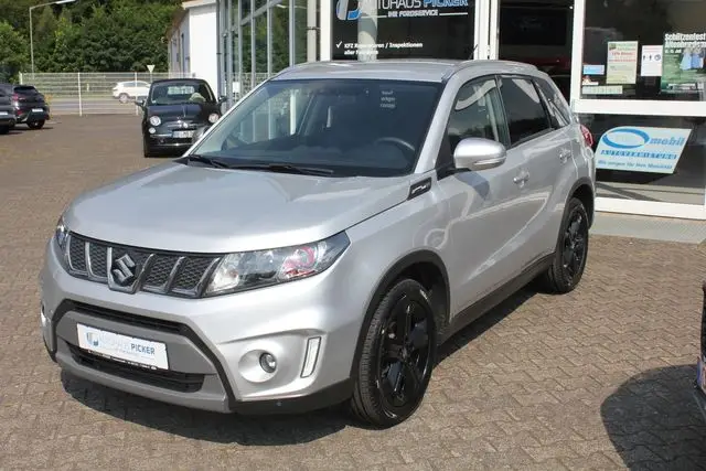 Photo 1 : Suzuki Vitara 2017 Petrol