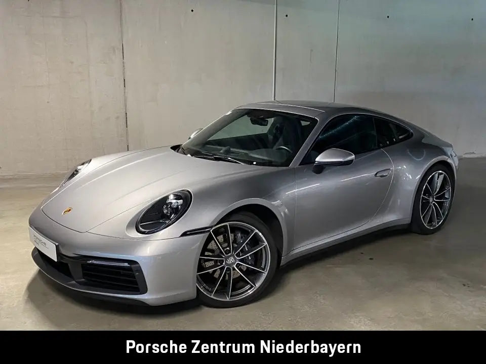 Photo 1 : Porsche 992 2023 Petrol