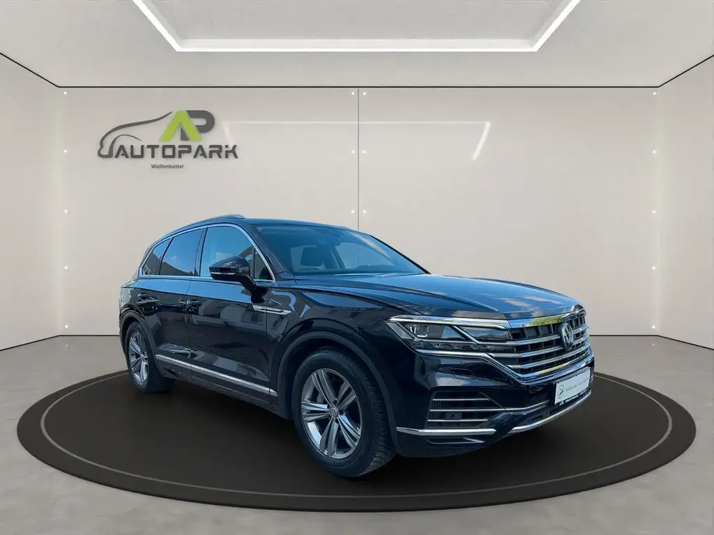 Photo 1 : Volkswagen Touareg 2020 Petrol