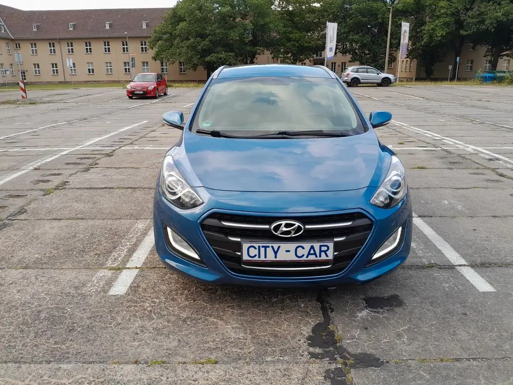 Photo 1 : Hyundai I30 2015 Petrol