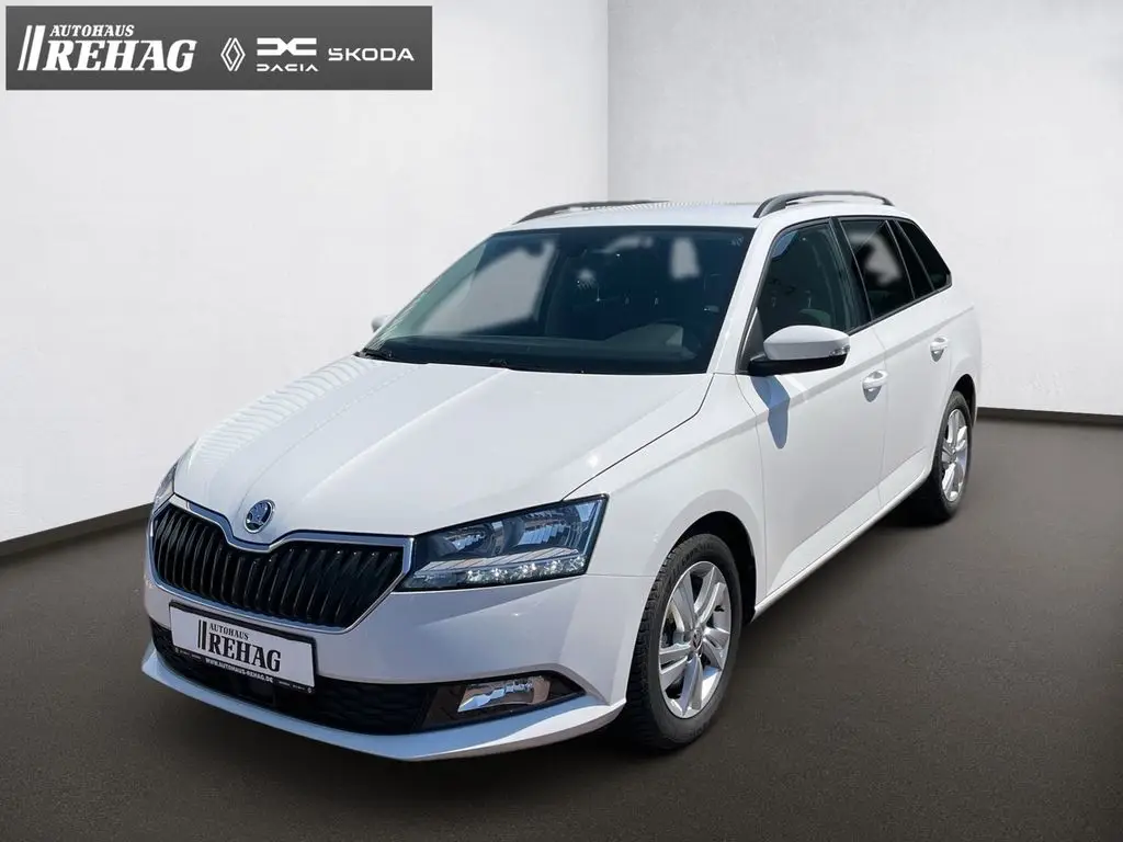 Photo 1 : Skoda Fabia 2022 Petrol