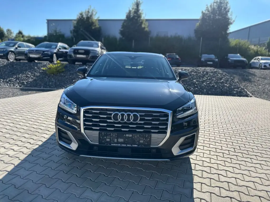 Photo 1 : Audi Q2 2020 Essence