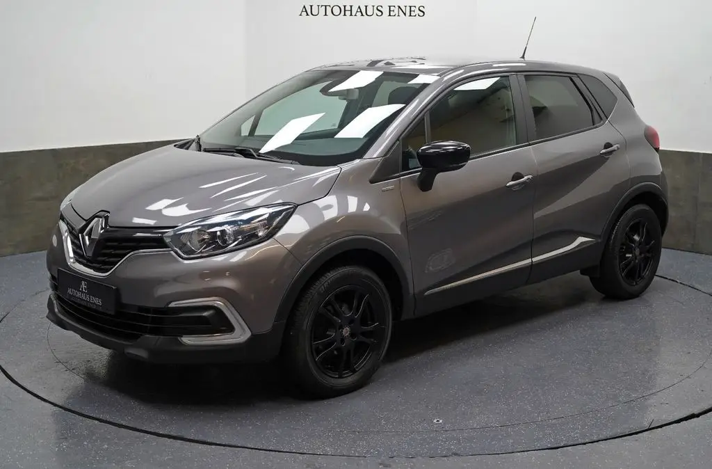 Photo 1 : Renault Captur 2019 Essence