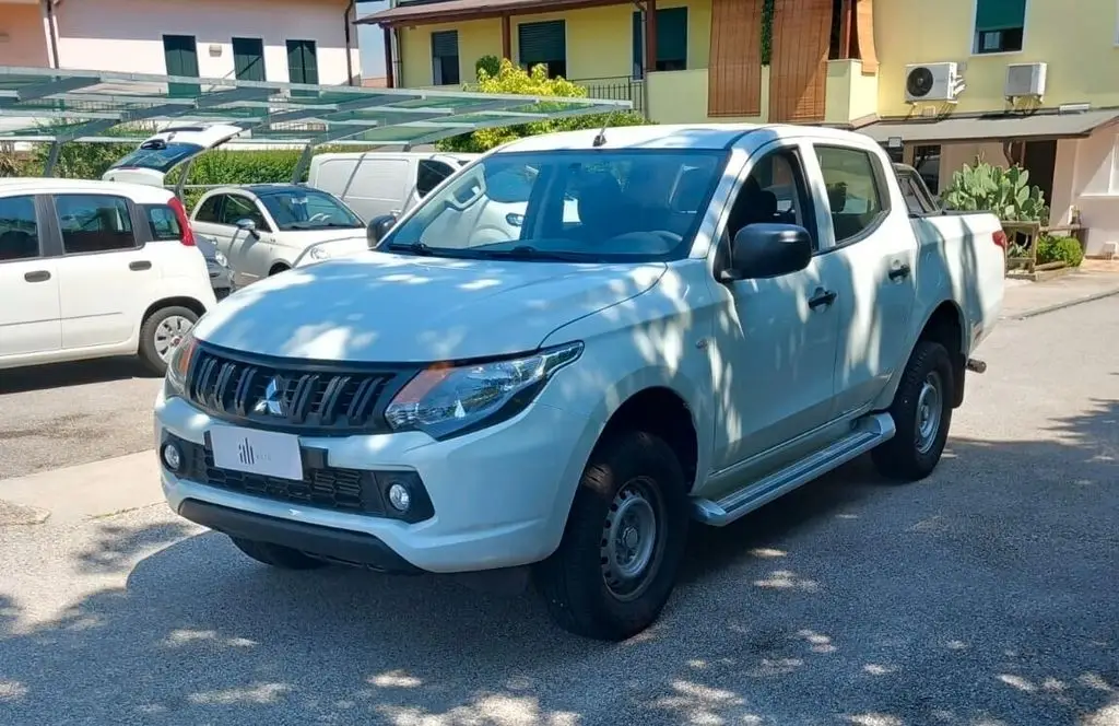 Photo 1 : Mitsubishi L200 2020 Diesel