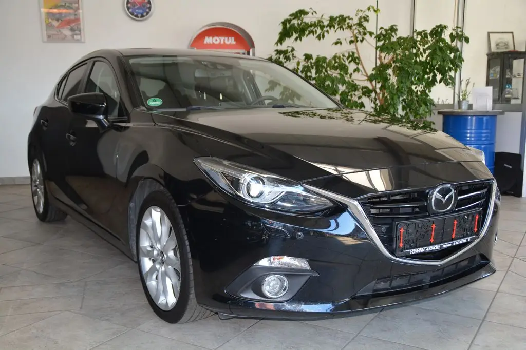 Photo 1 : Mazda 3 2016 Petrol