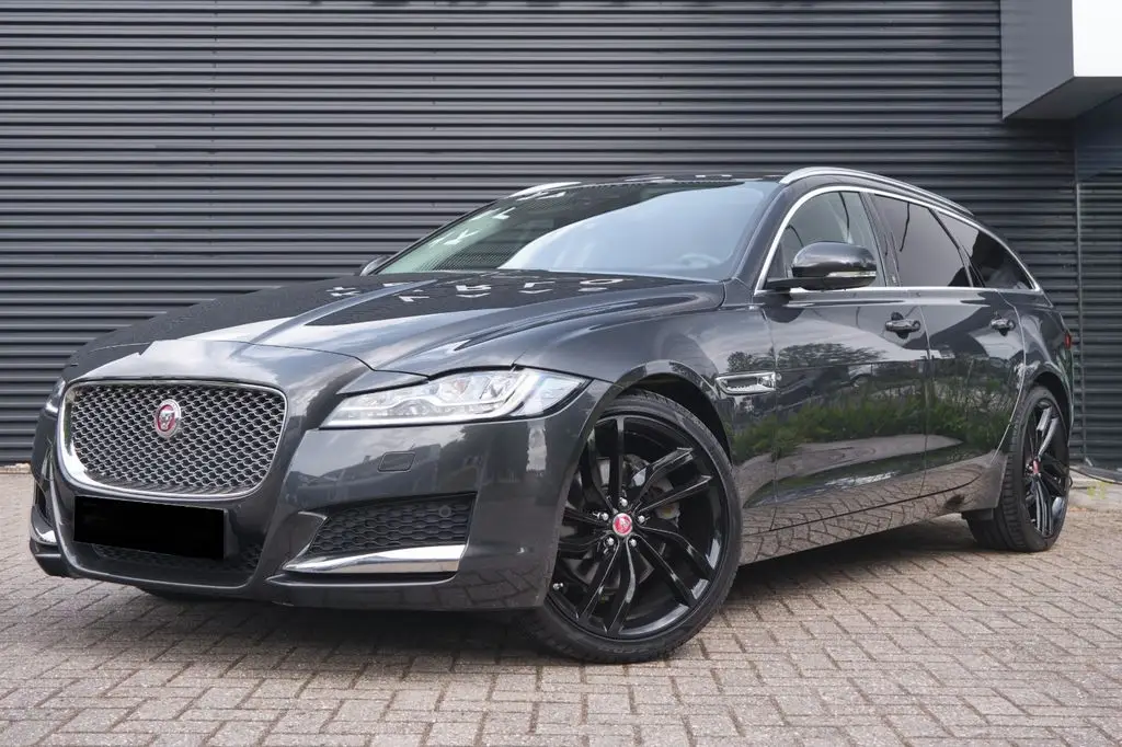 Photo 1 : Jaguar Xf 2018 Essence