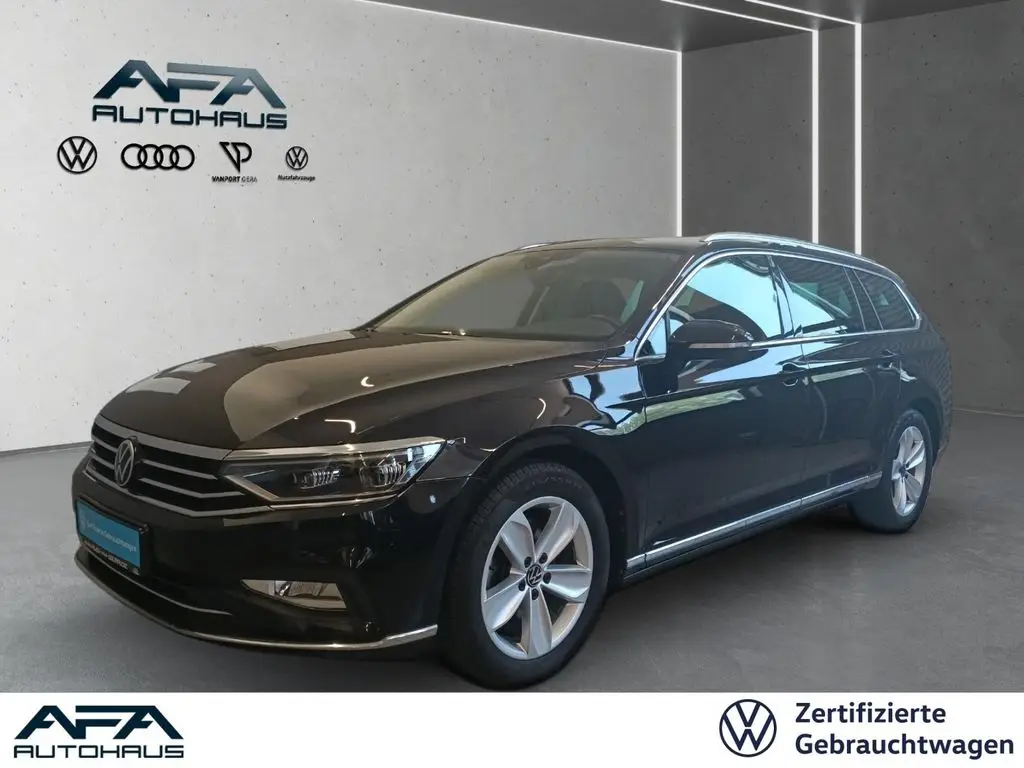 Photo 1 : Volkswagen Passat 2021 Petrol