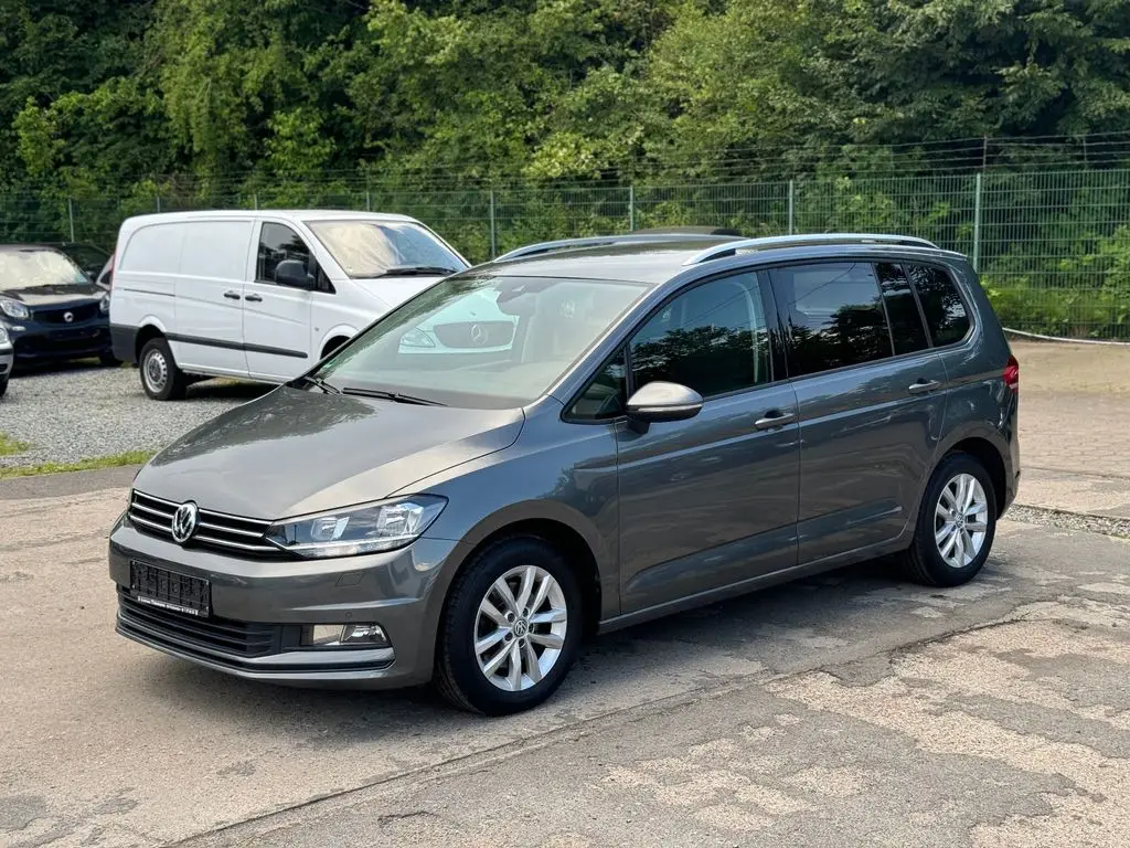 Photo 1 : Volkswagen Touran 2016 Essence