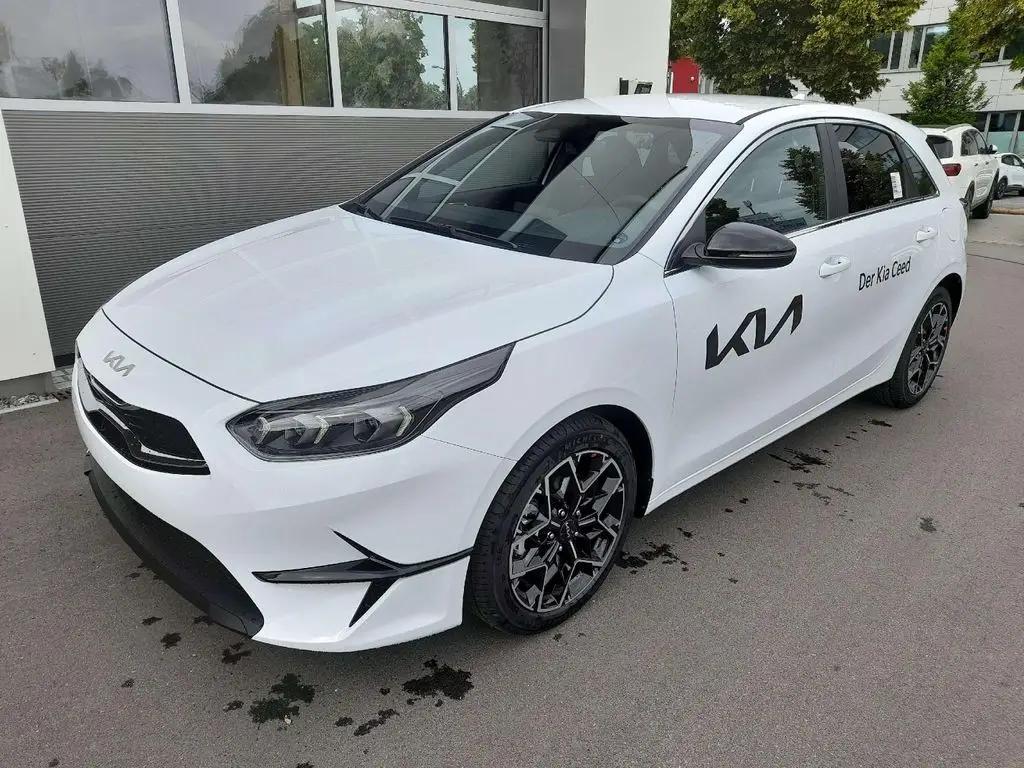 Photo 1 : Kia Ceed 2024 Essence