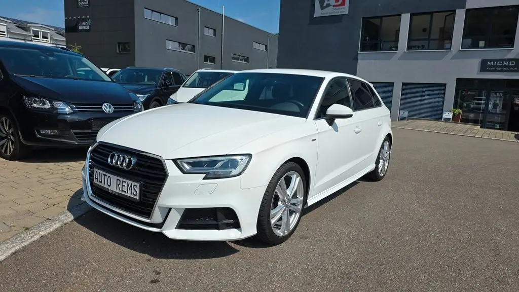 Photo 1 : Audi A3 2016 Petrol