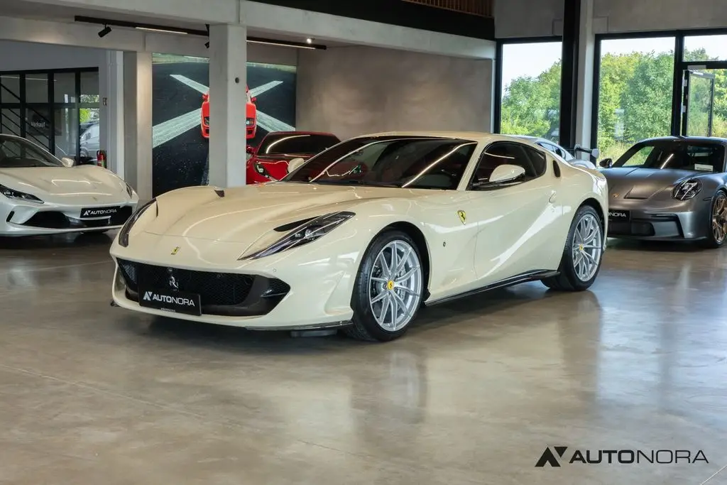 Photo 1 : Ferrari 812 2018 Essence