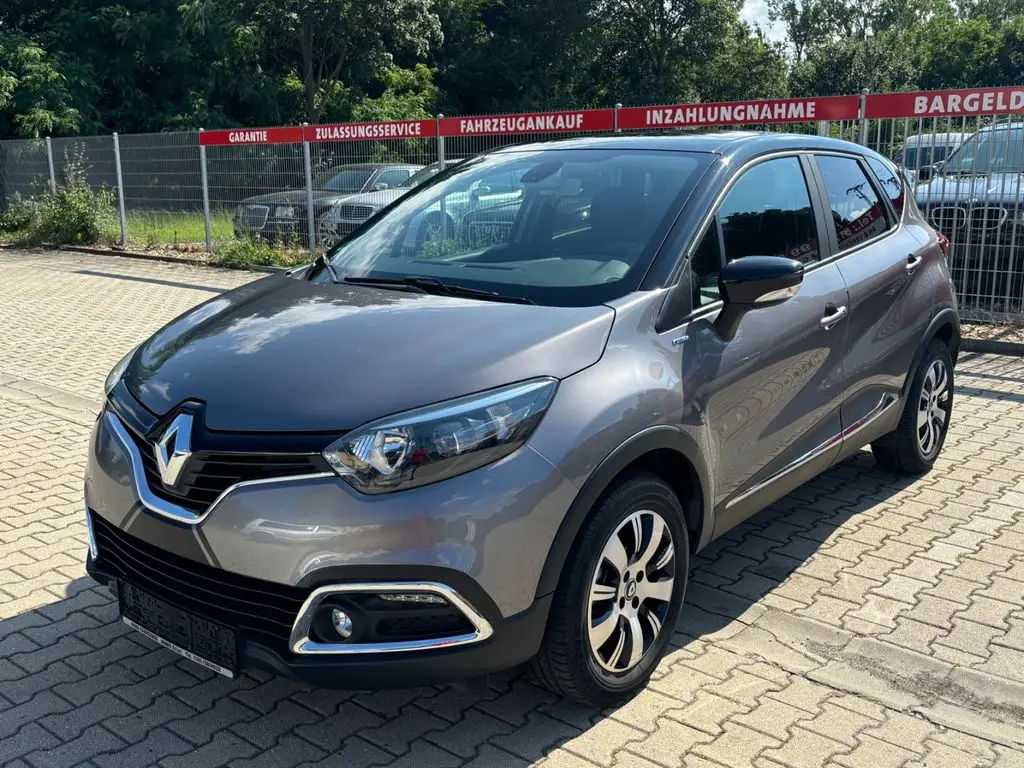 Photo 1 : Renault Captur 2017 Essence