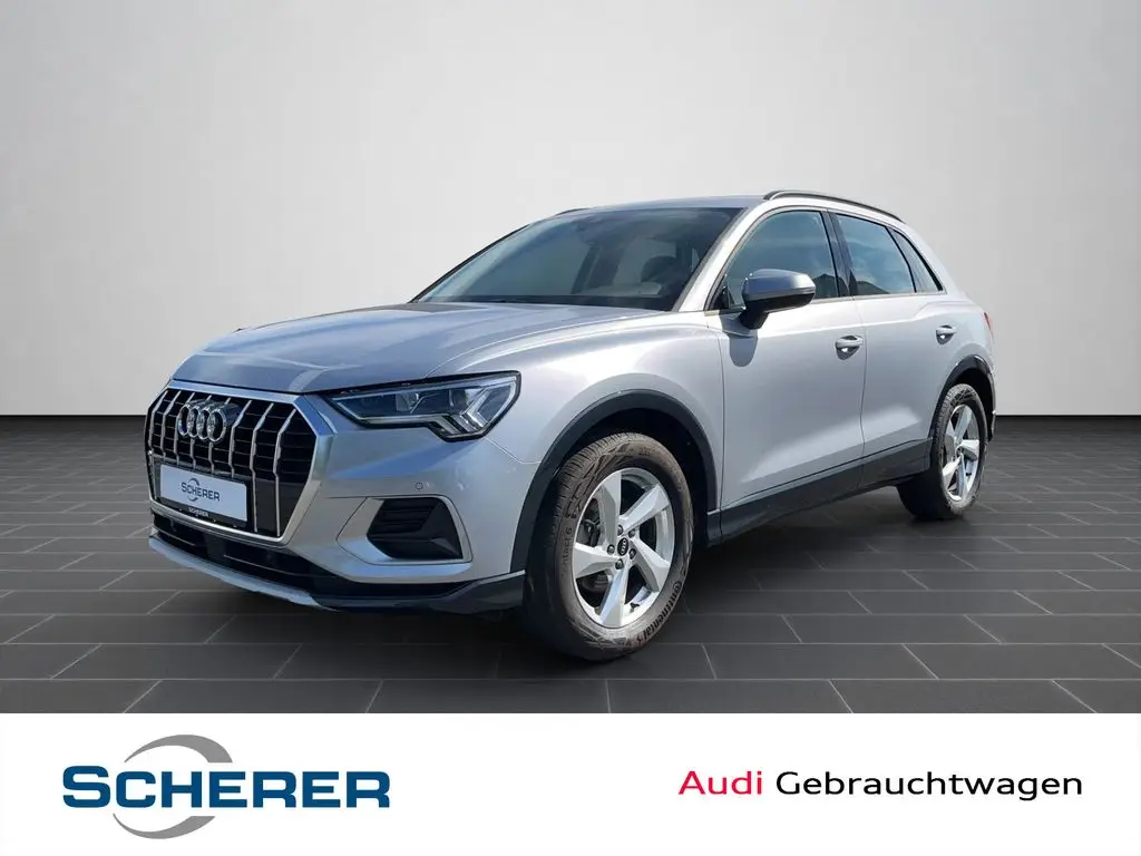 Photo 1 : Audi Q3 2023 Petrol