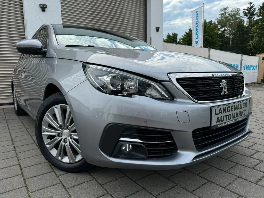 Photo 1 : Peugeot 308 2019 Petrol