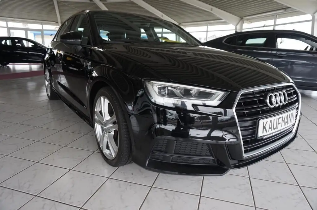 Photo 1 : Audi A3 2019 Petrol