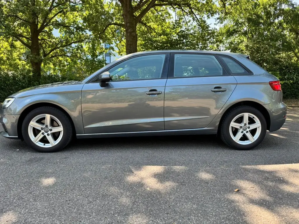 Photo 1 : Audi A3 2019 Diesel