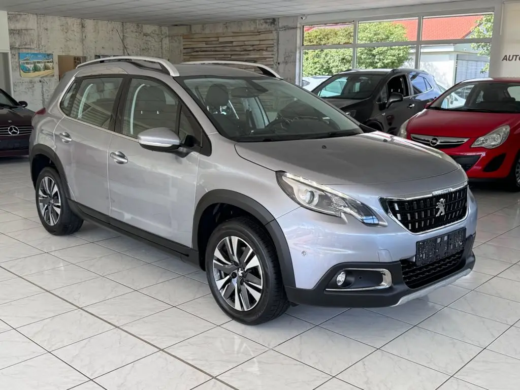 Photo 1 : Peugeot 2008 2016 Essence