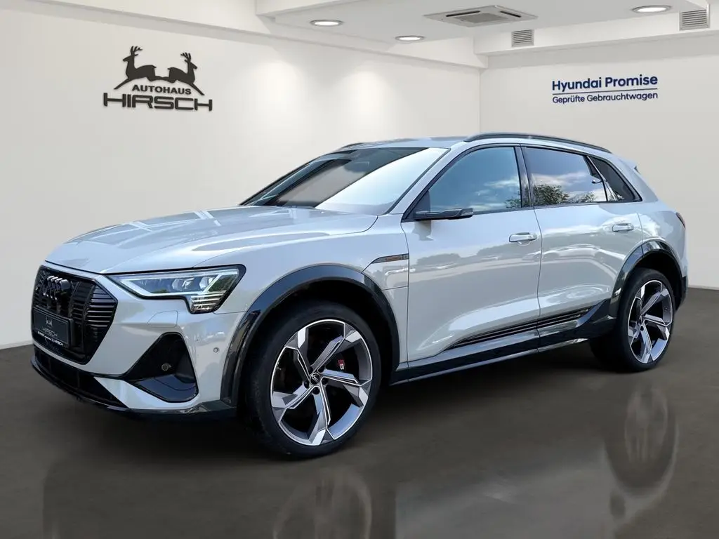 Photo 1 : Audi E-tron 2022 Non renseigné