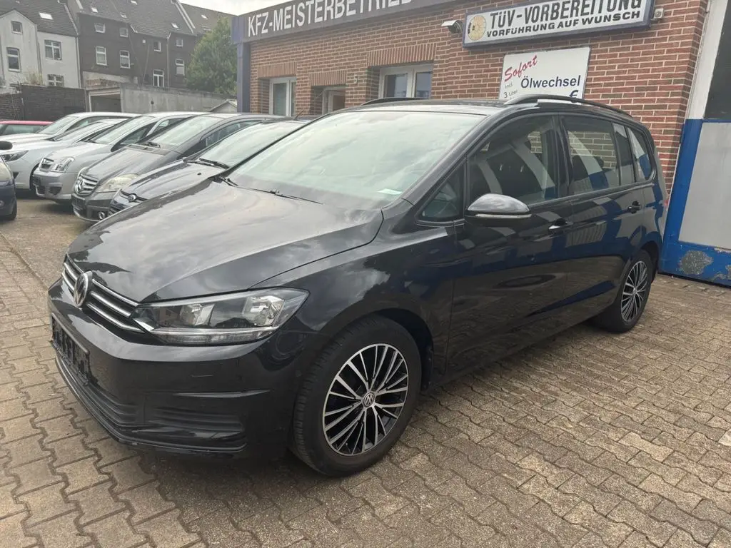 Photo 1 : Volkswagen Touran 2018 Essence