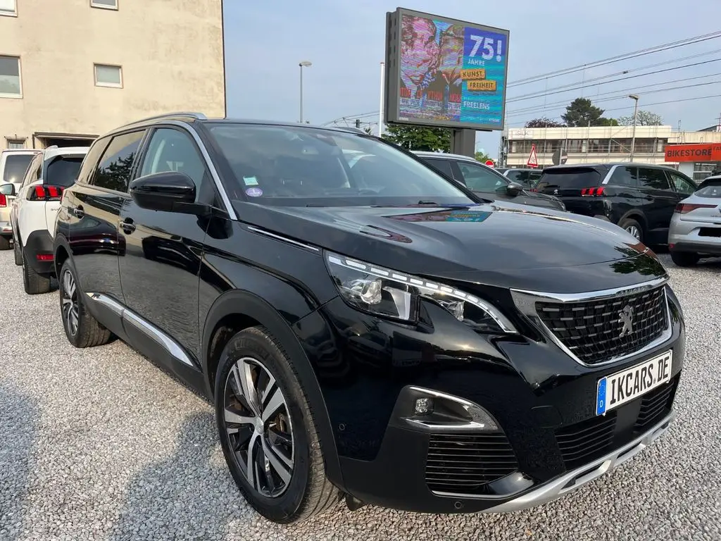 Photo 1 : Peugeot 5008 2019 Petrol