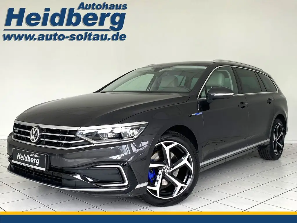 Photo 1 : Volkswagen Passat 2020 Hybrid