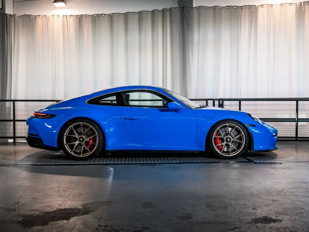 Photo 1 : Porsche 992 2022 Essence