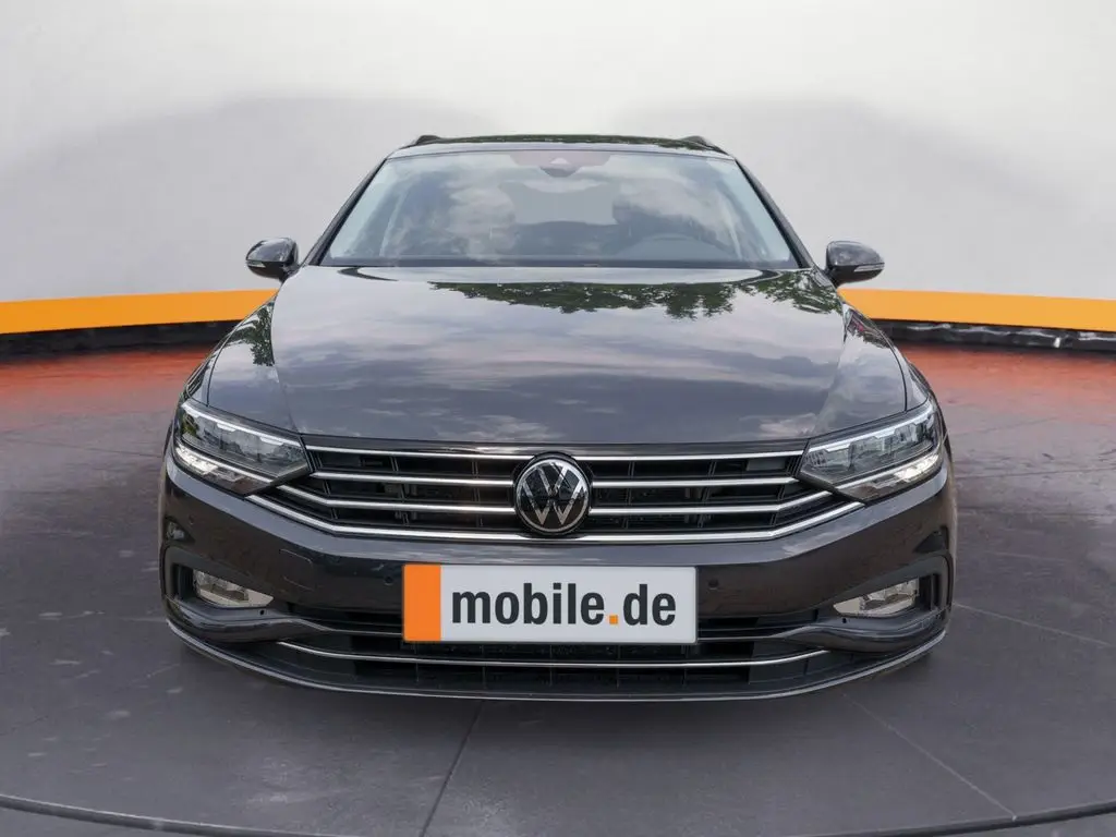 Photo 1 : Volkswagen Passat 2023 Petrol