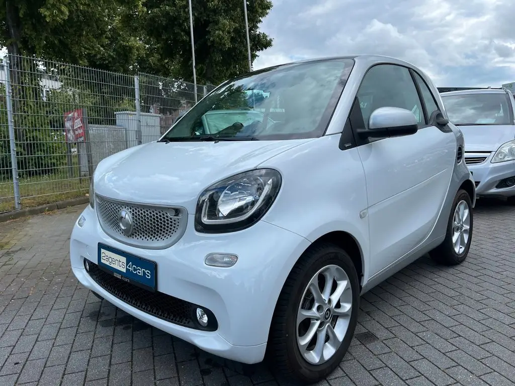 Photo 1 : Smart Fortwo 2016 Petrol