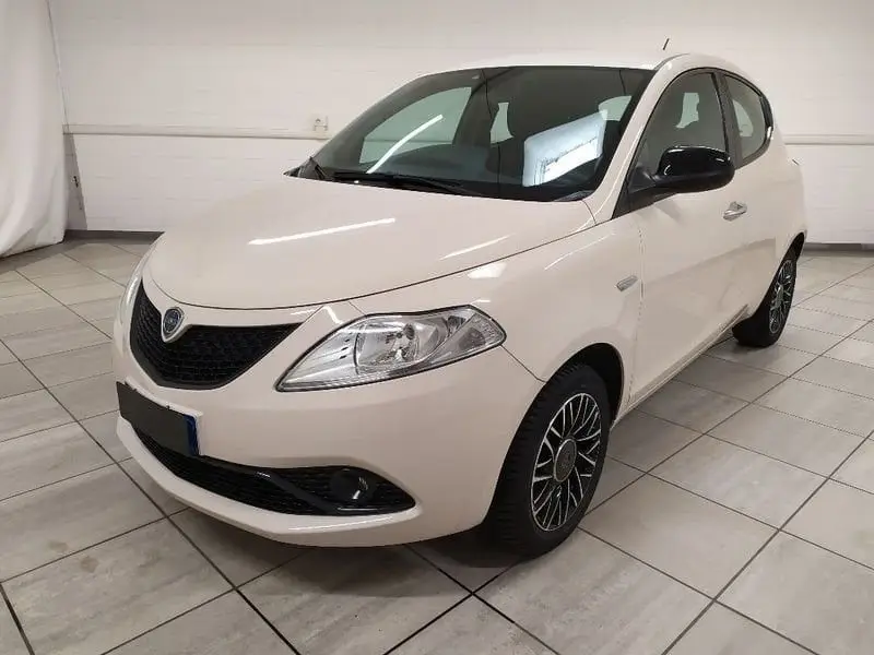 Photo 1 : Lancia Ypsilon 2019 Essence